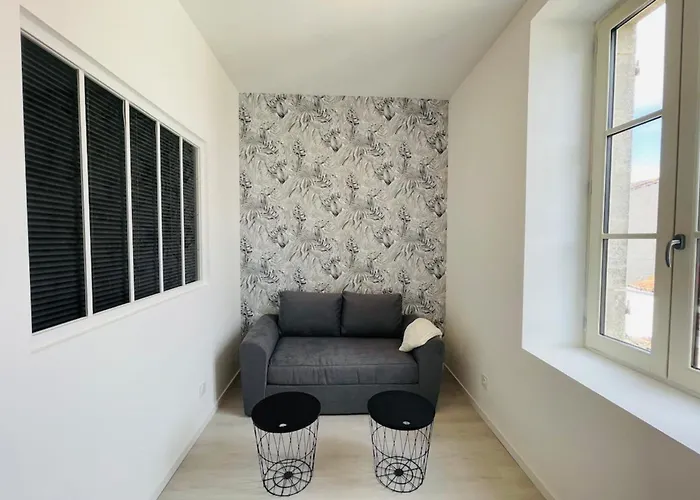 Le Cocooning Avec Climatisation Saint-Jean-dʼAngély